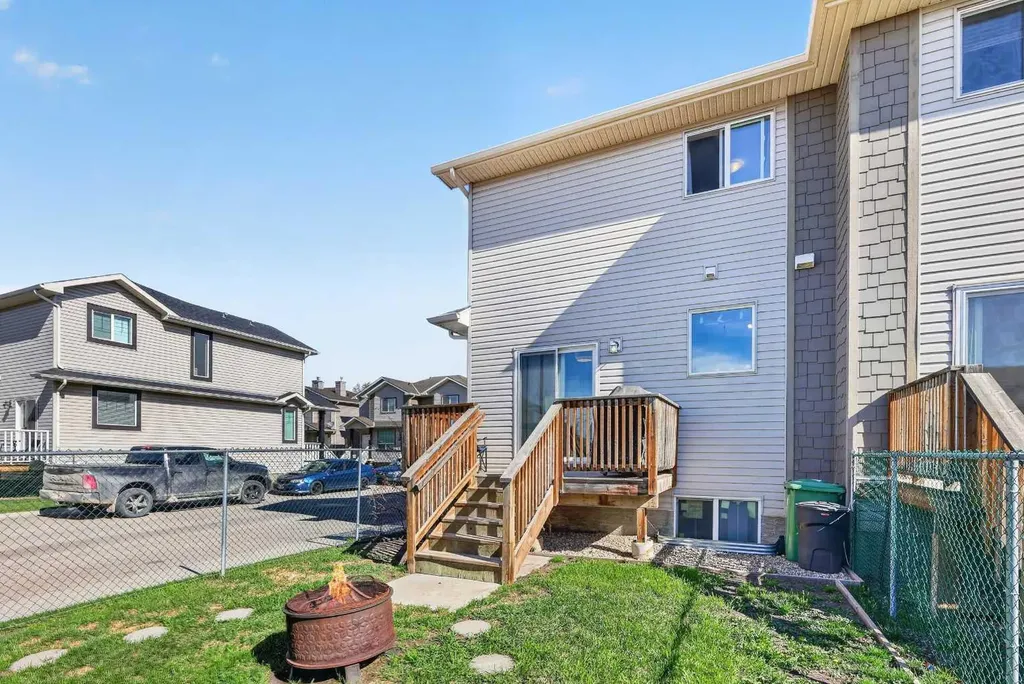 209 Sandford Place NW Langdon AB T0J 1X2