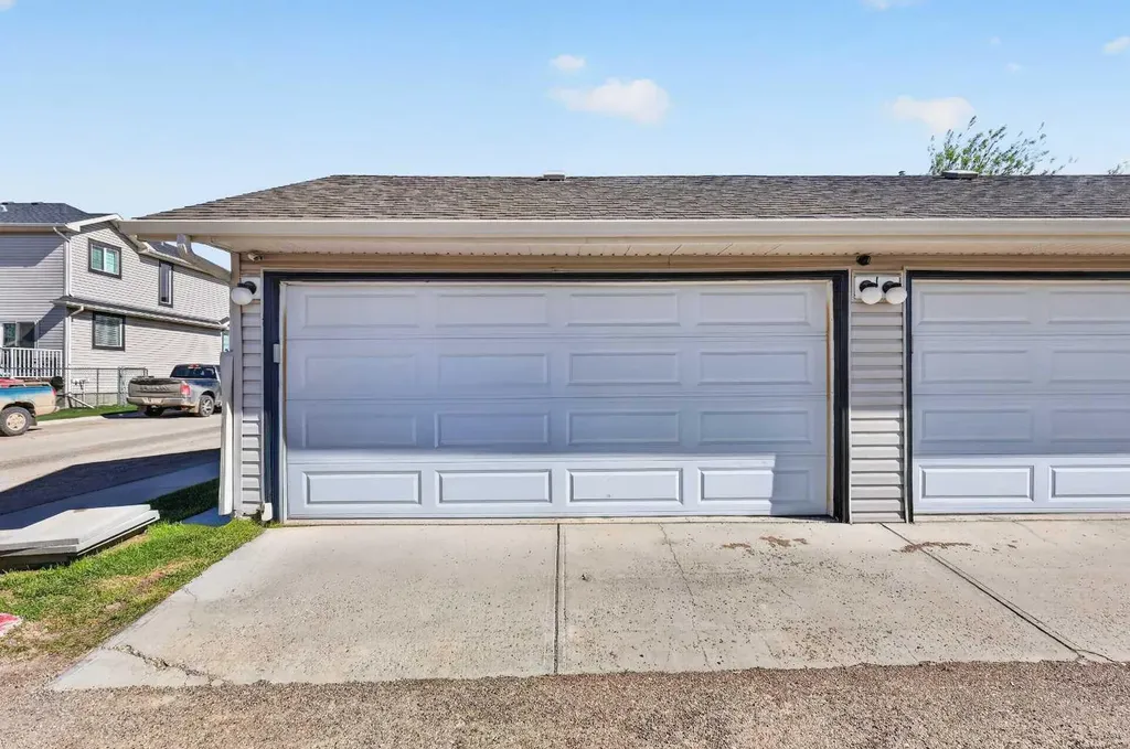 209 Sandford Place NW Langdon AB T0J 1X2