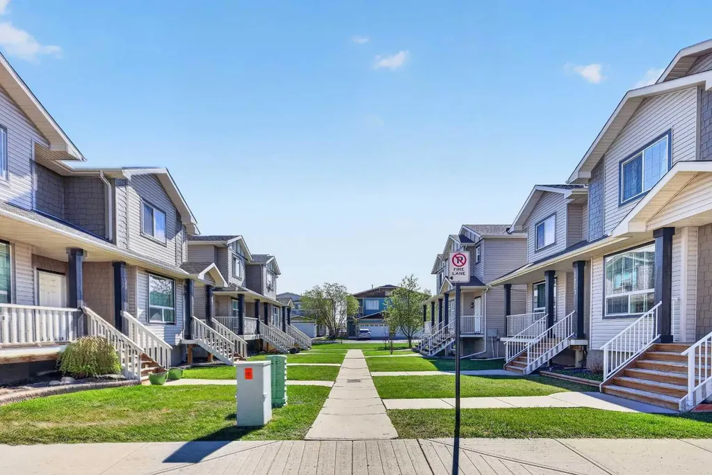 209 Sandford Place NW Langdon AB T0J 1X2