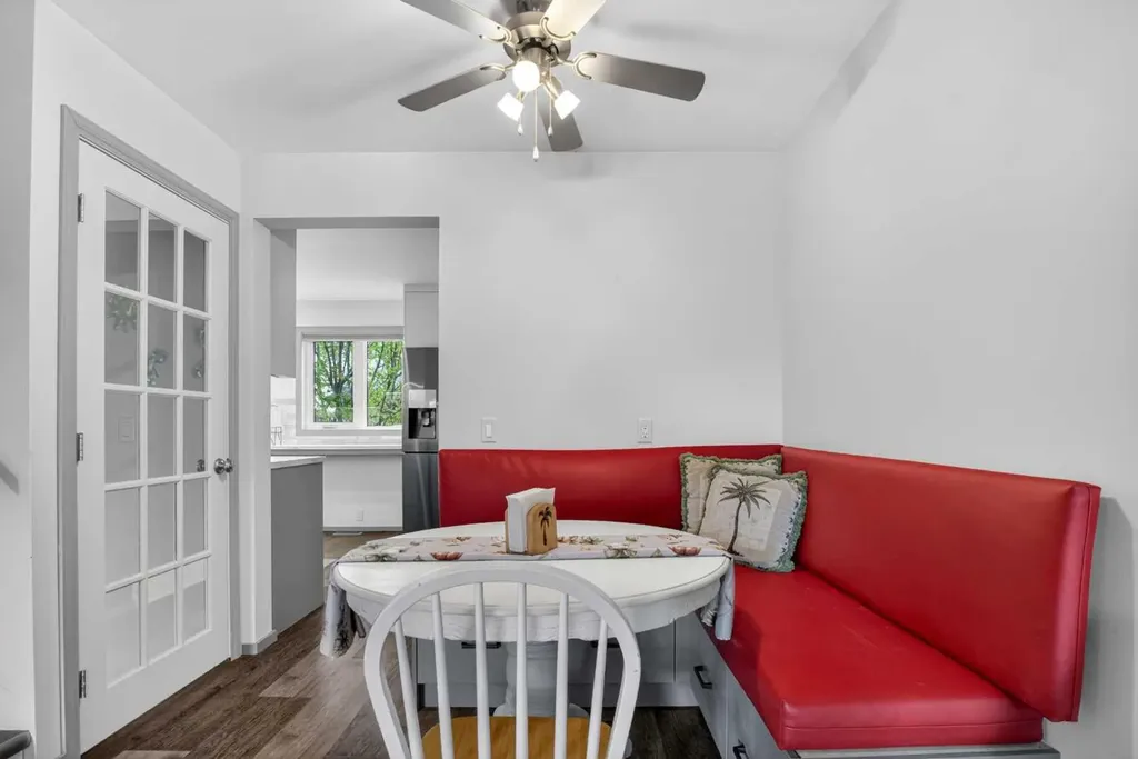 23 Bermuda Place NW Calgary AB T3K 1H4