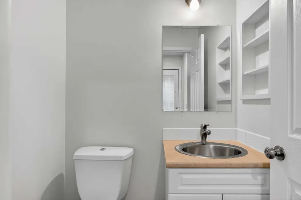 23 Bermuda Place NW Calgary AB T3K 1H4