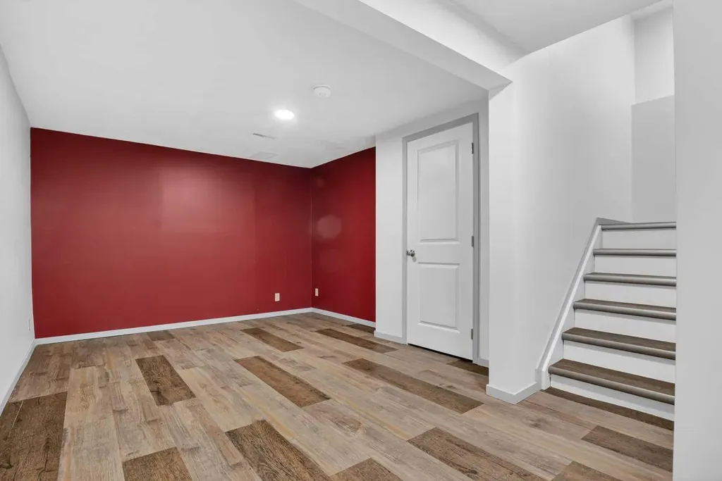 23 Bermuda Place NW Calgary AB T3K 1H4