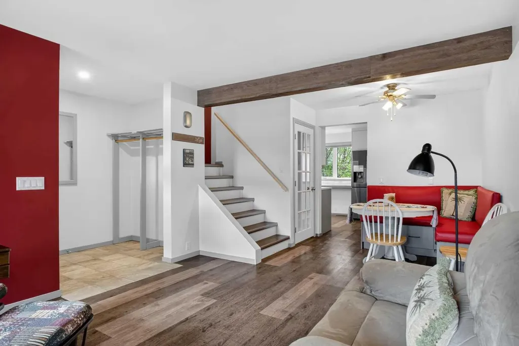 23 Bermuda Place NW Calgary AB T3K 1H4