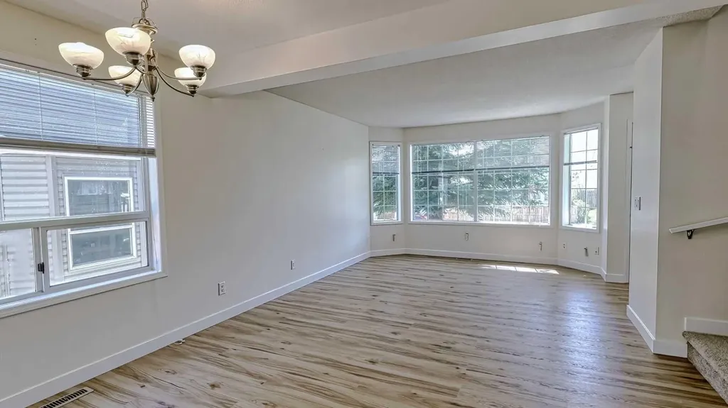 157 Harvest Gold Heights NE Calgary AB T3K 4H2