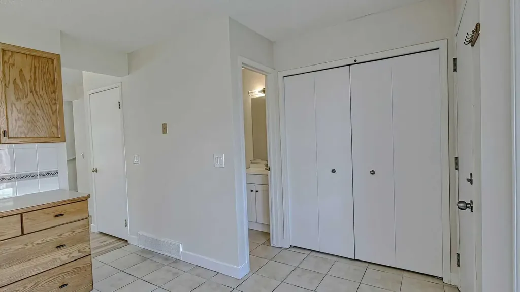 157 Harvest Gold Heights NE Calgary AB T3K 4H2