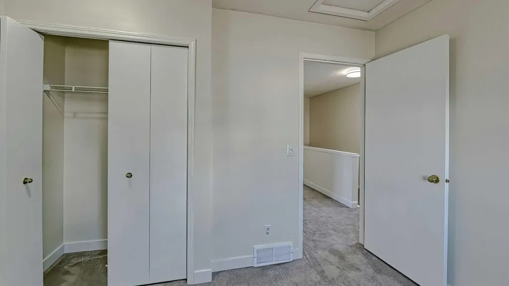 157 Harvest Gold Heights NE Calgary AB T3K 4H2
