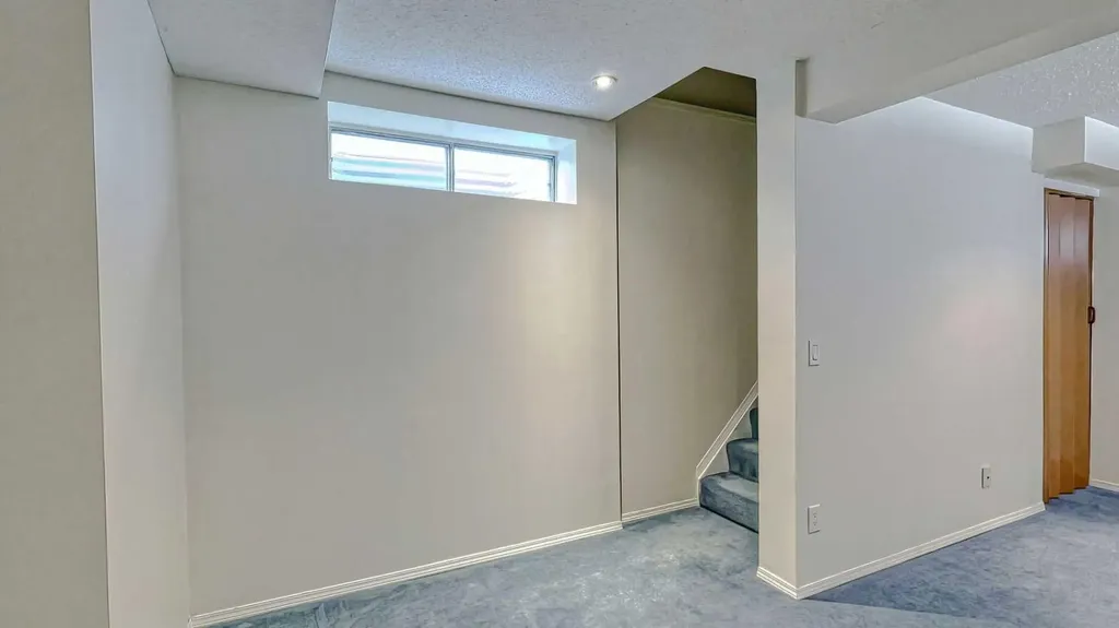 157 Harvest Gold Heights NE Calgary AB T3K 4H2