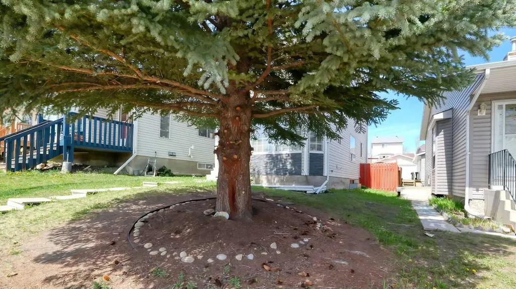 157 Harvest Gold Heights NE Calgary AB T3K 4H2
