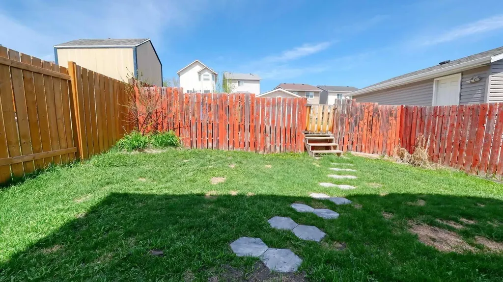 157 Harvest Gold Heights NE Calgary AB T3K 4H2