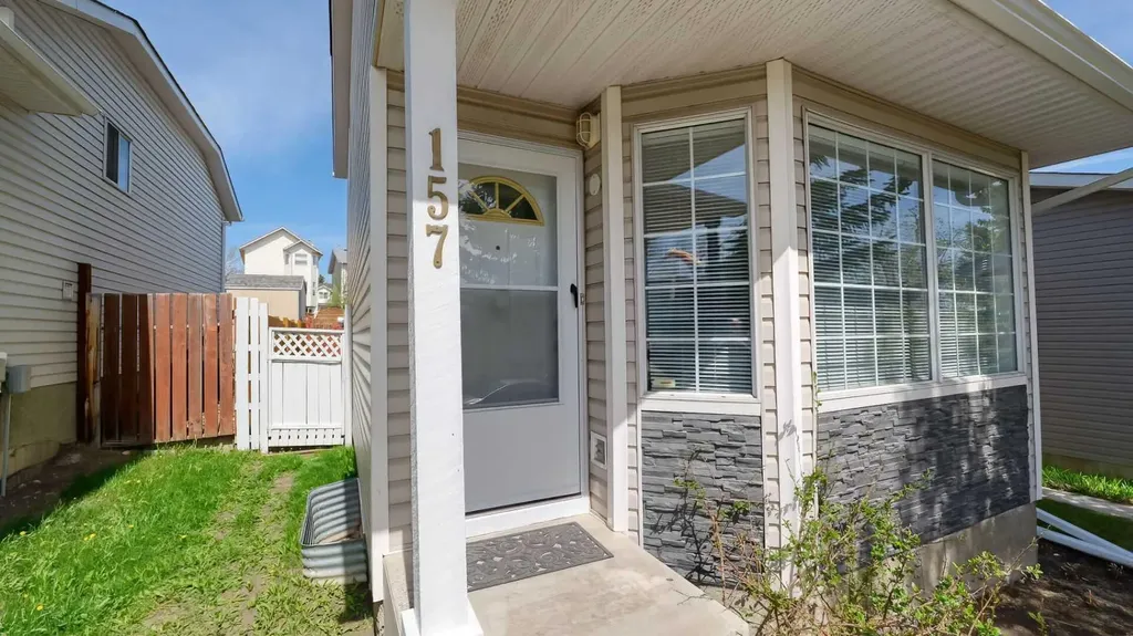 157 Harvest Gold Heights NE Calgary AB T3K 4H2