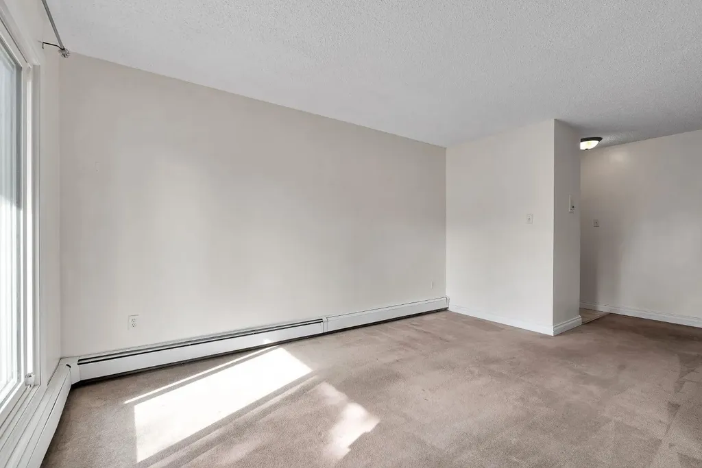 11620 Elbow Drive SW Calgary AB T2W 3L6
