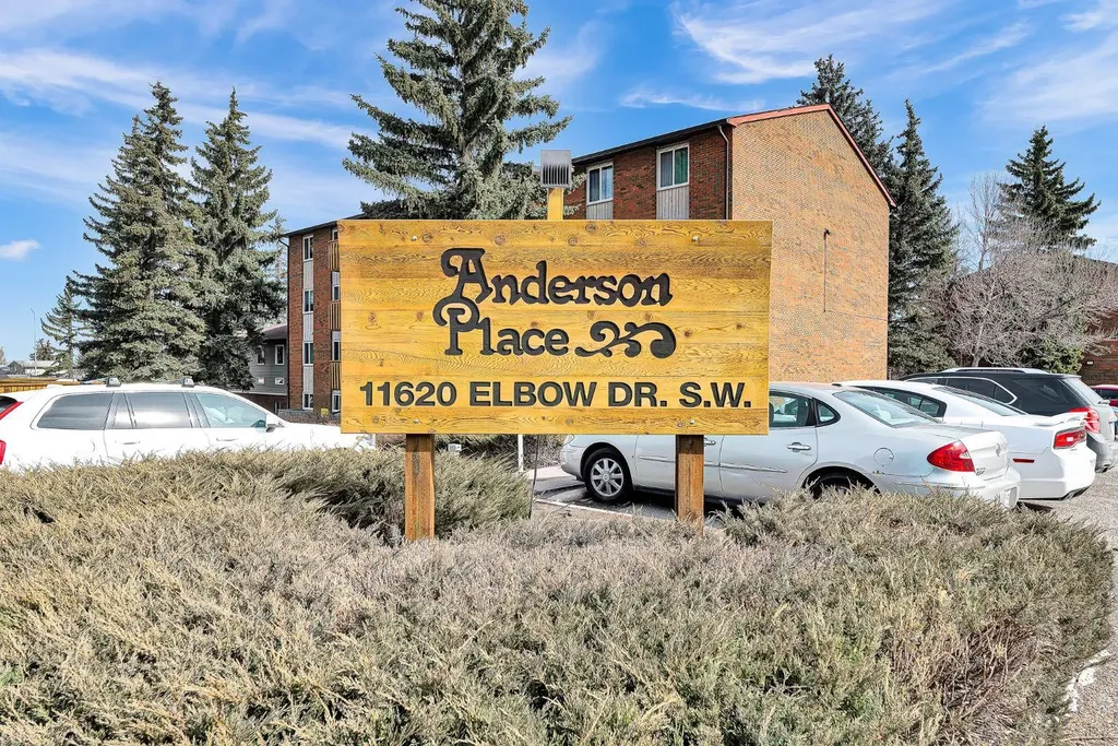 11620 Elbow Drive SW Calgary AB T2W 3L6
