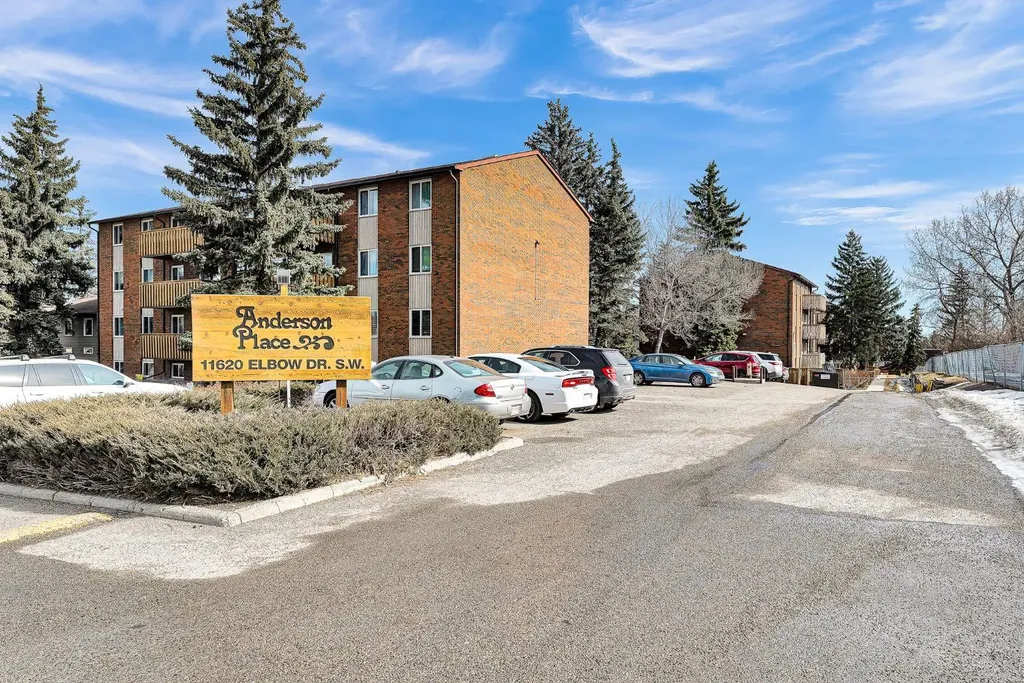 11620 Elbow Drive SW Calgary AB T2W 3L6