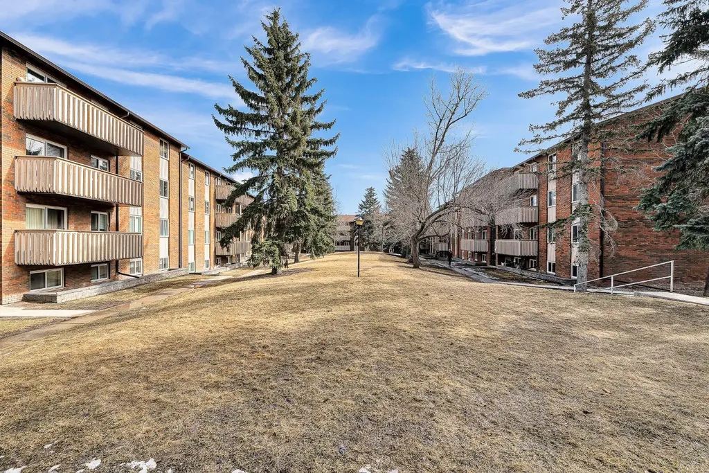 11620 Elbow Drive SW Calgary AB T2W 3L6