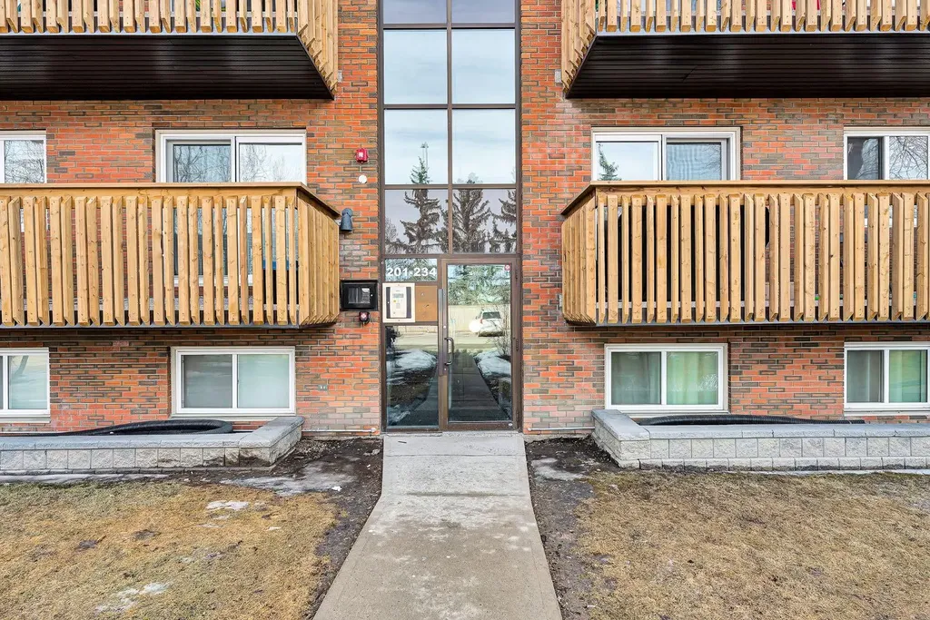 11620 Elbow Drive SW Calgary AB T2W 3L6