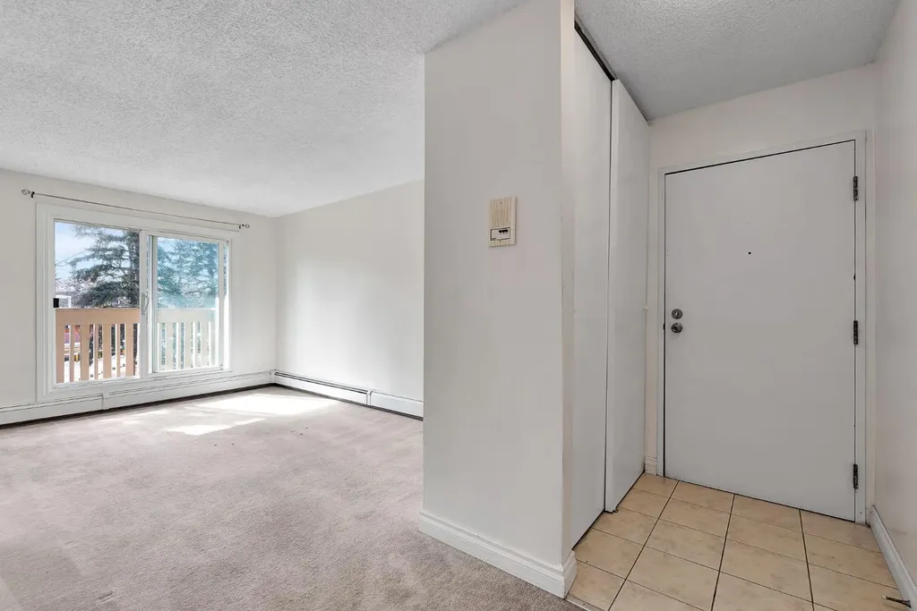 11620 Elbow Drive SW Calgary AB T2W 3L6