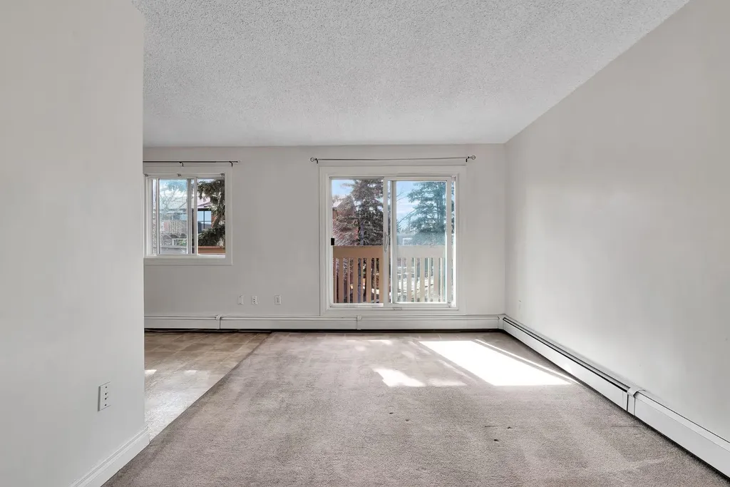 11620 Elbow Drive SW Calgary AB T2W 3L6