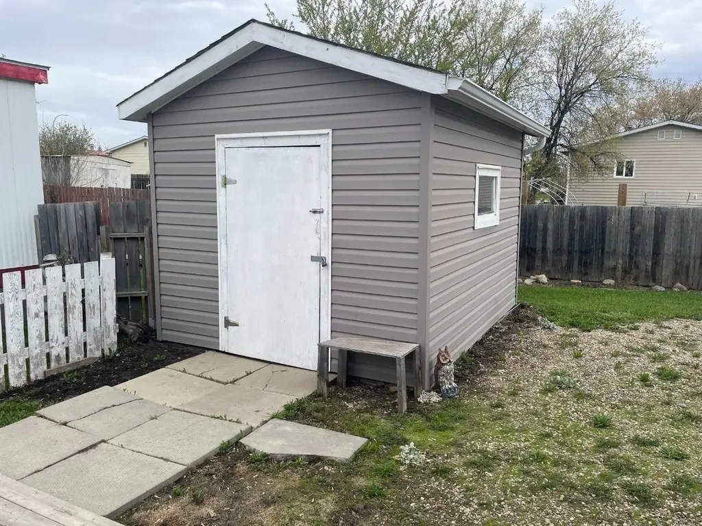 10305 101 Street Fairview AB T0H 1L0