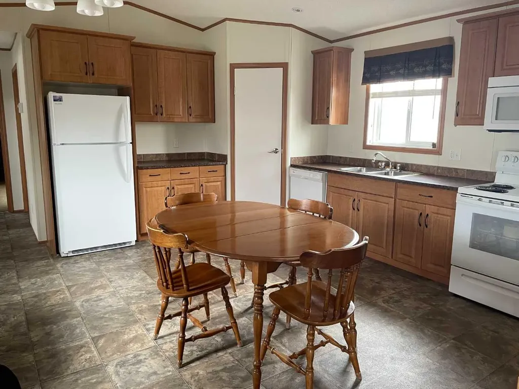 10305 101 Street Fairview AB T0H 1L0