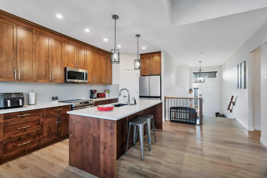 11 Vireo Avenue Olds AB T4H 0G2