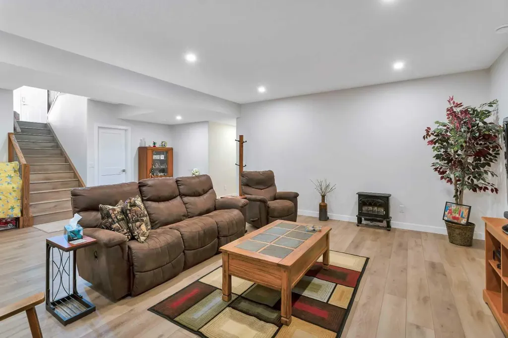 11 Vireo Avenue Olds AB T4H 0G2