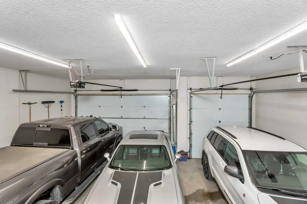 11 Vireo Avenue Olds AB T4H 0G2