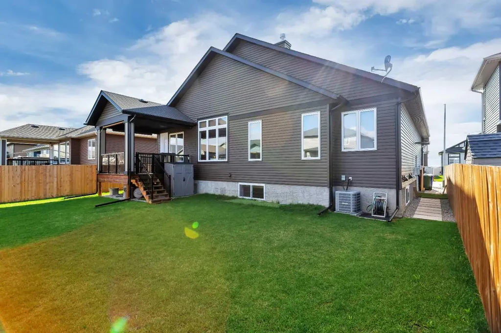 11 Vireo Avenue Olds AB T4H 0G2