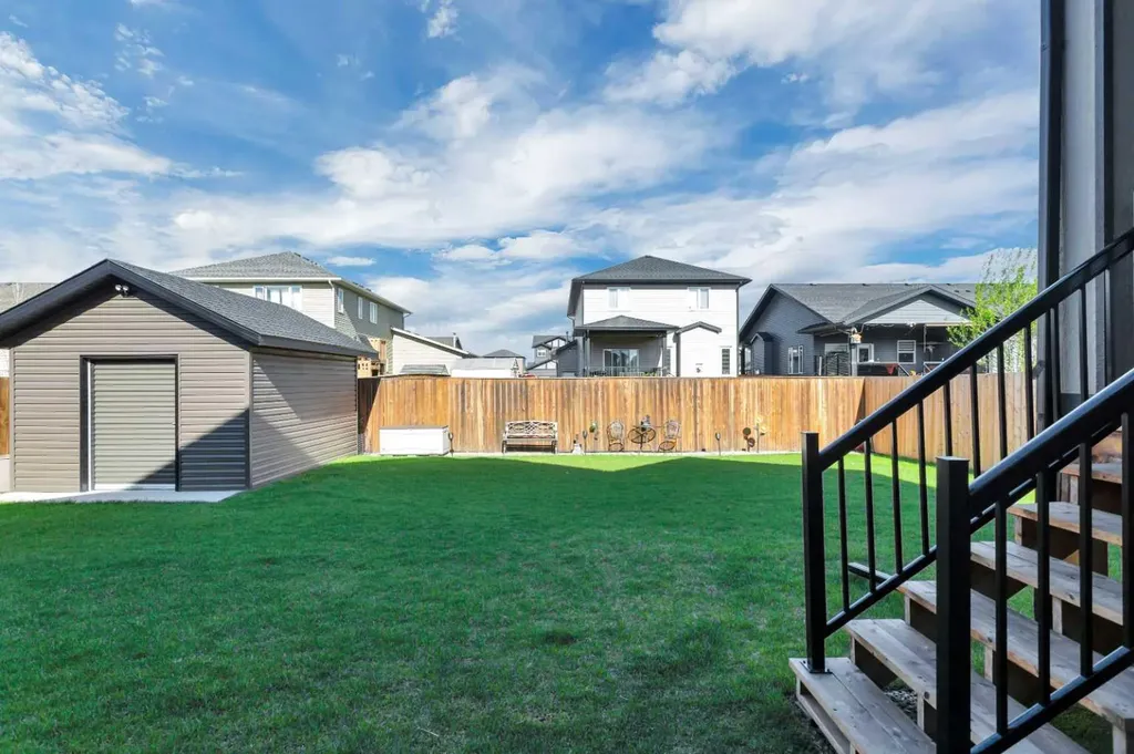 11 Vireo Avenue Olds AB T4H 0G2
