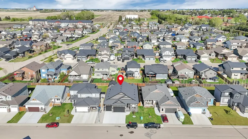 11 Vireo Avenue Olds AB T4H 0G2
