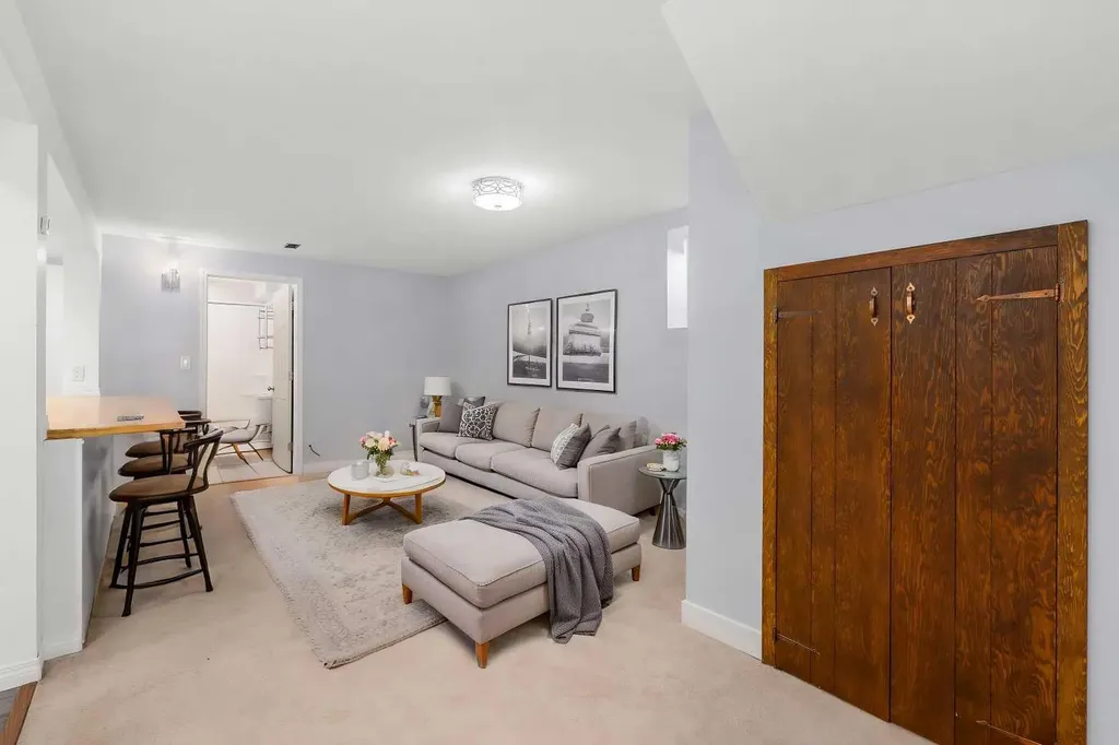 630 69 Avenue SW Calgary AB T2V 0N9