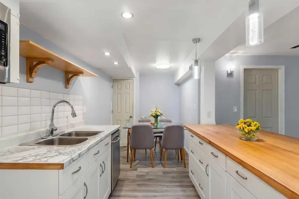 630 69 Avenue SW Calgary AB T2V 0N9