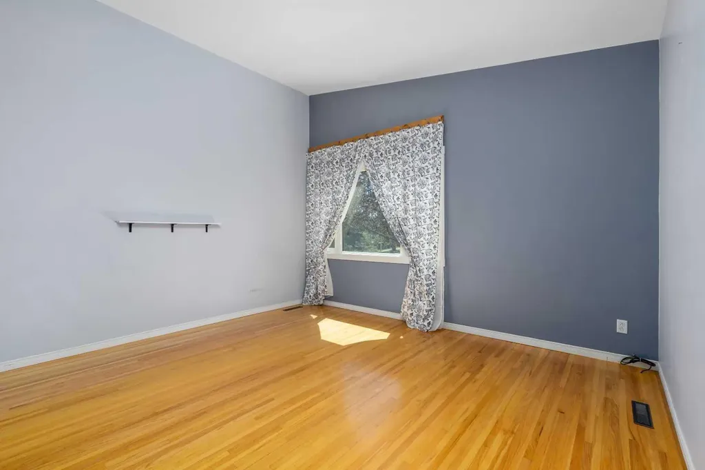630 69 Avenue SW Calgary AB T2V 0N9