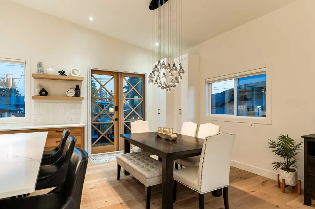5420 La Salle Crescent SW Calgary AB T3E 5Y5