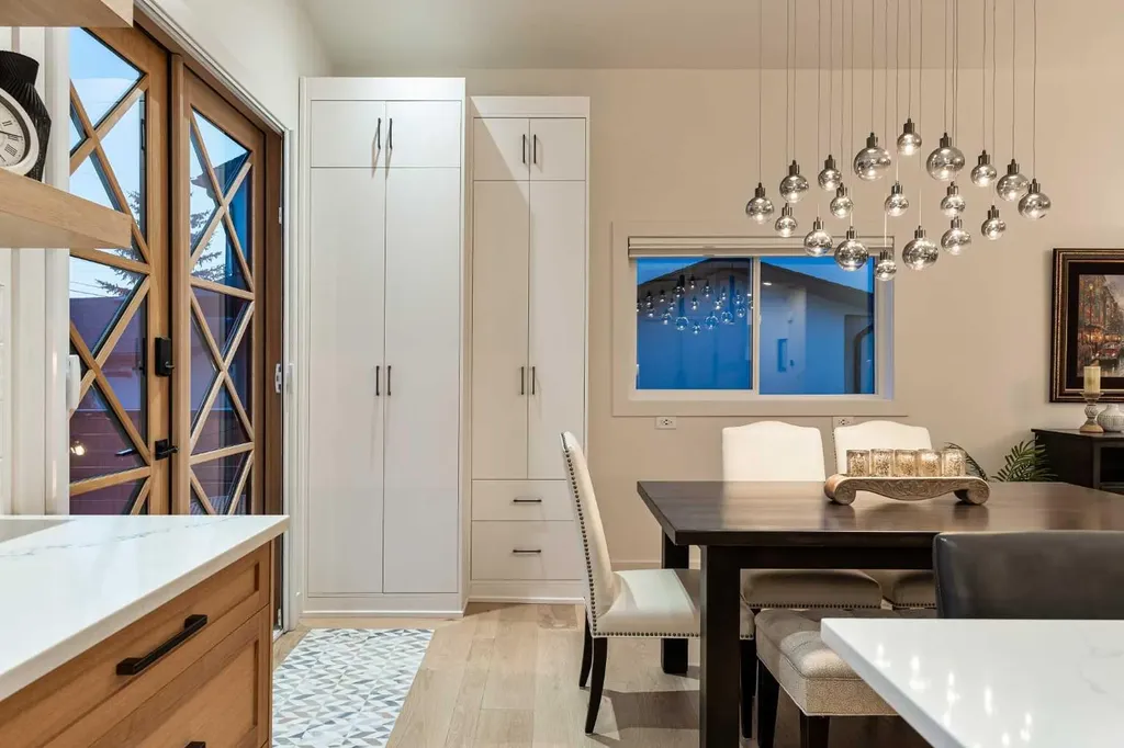 5420 La Salle Crescent SW Calgary AB T3E 5Y5