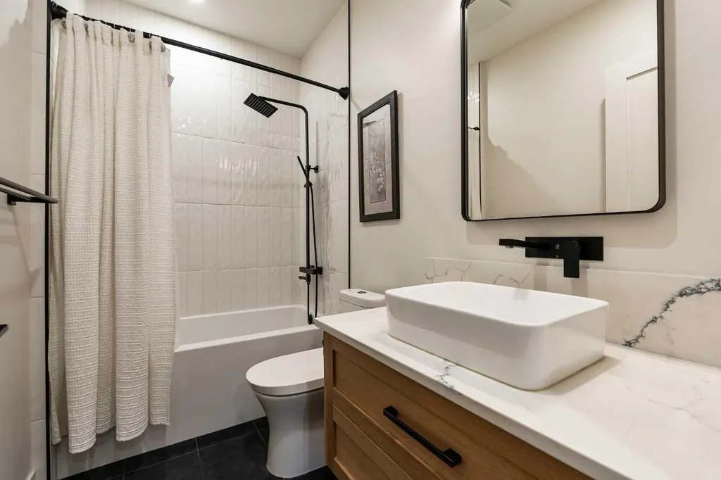 5420 La Salle Crescent SW Calgary AB T3E 5Y5