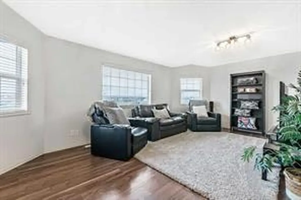 105 Cimarron Park Circle Okotoks AB T1S 2H5