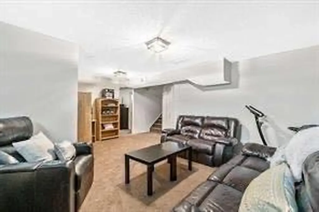 105 Cimarron Park Circle Okotoks AB T1S 2H5
