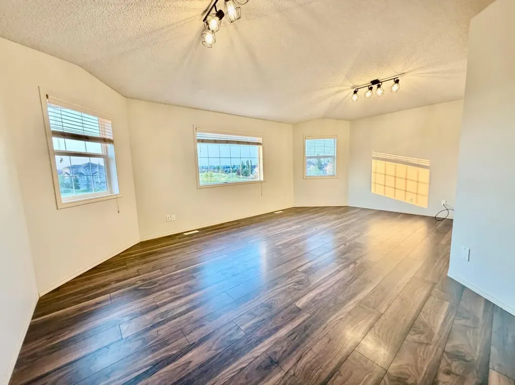 105 Cimarron Park Circle Okotoks AB T1S 2H5