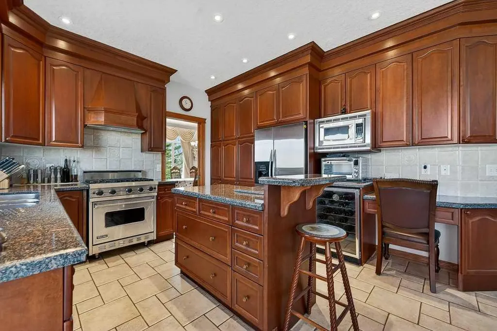 64240 266 Avenue E Rural Foothills County AB T1S 4L9