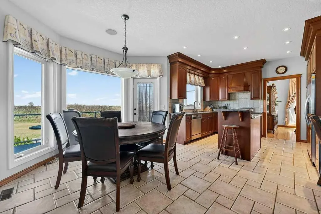64240 266 Avenue E Rural Foothills County AB T1S 4L9