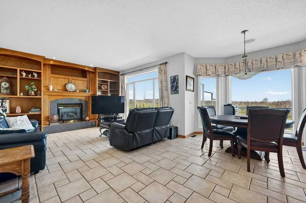 64240 266 Avenue E Rural Foothills County AB T1S 4L9