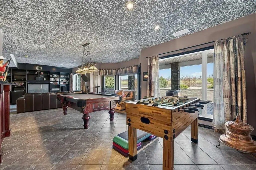 64240 266 Avenue E Rural Foothills County AB T1S 4L9