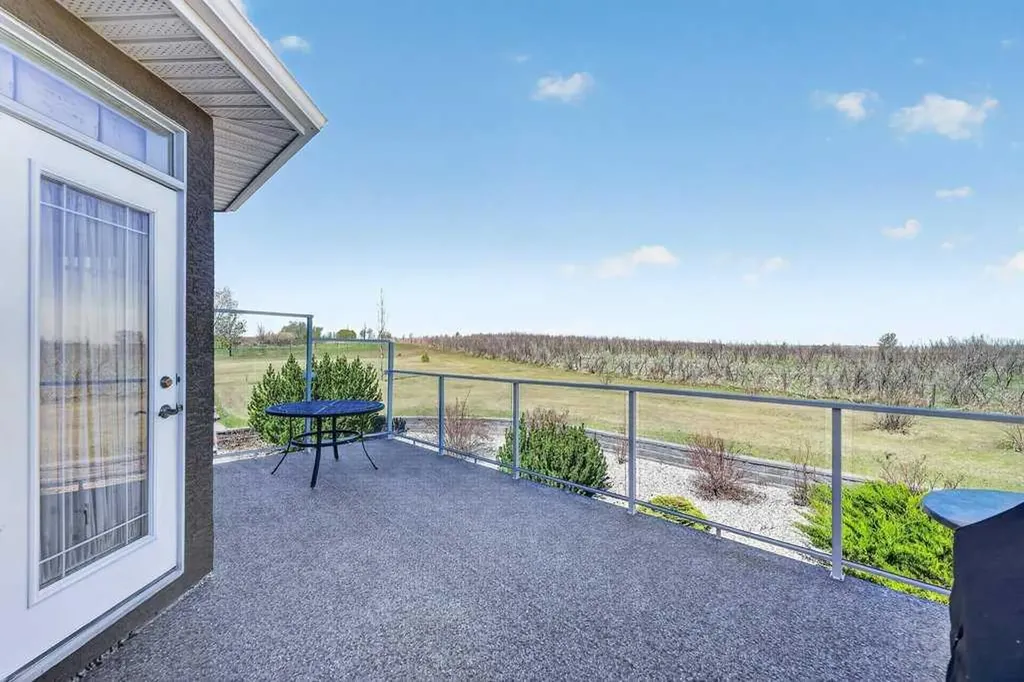 64240 266 Avenue E Rural Foothills County AB T1S 4L9