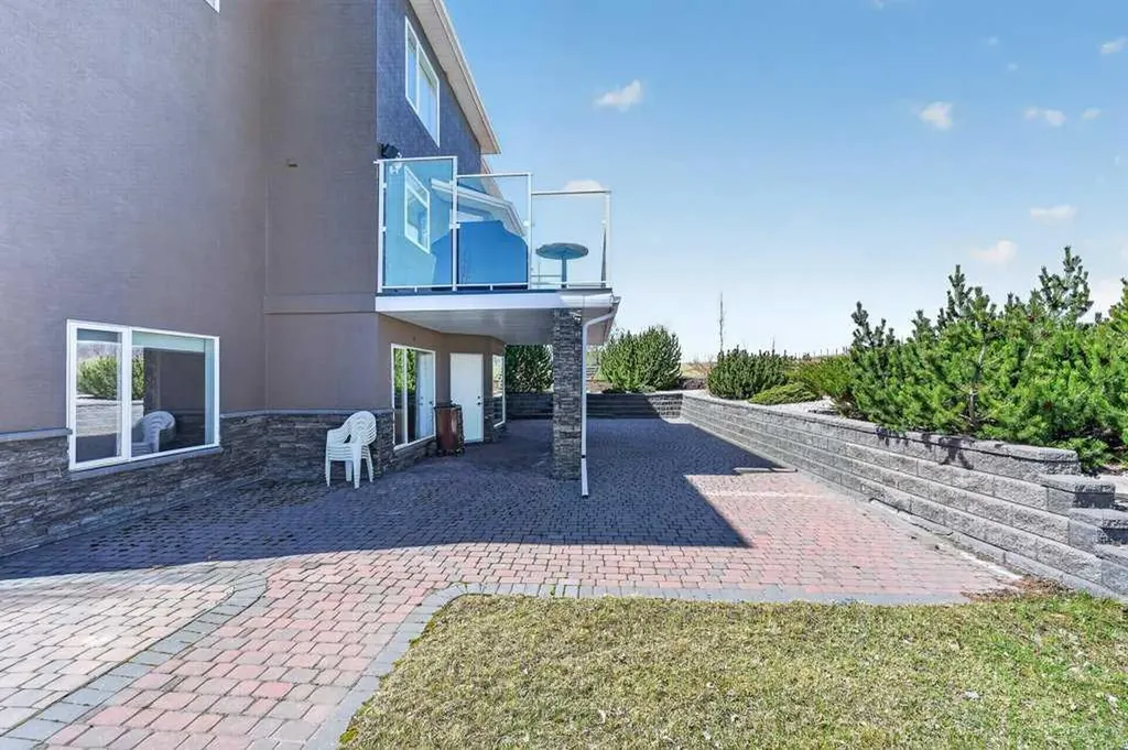 64240 266 Avenue E Rural Foothills County AB T1S 4L9