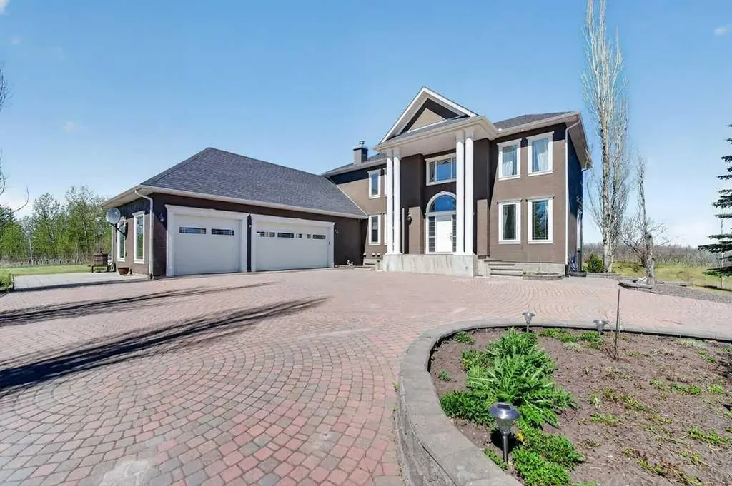 64240 266 Avenue E Rural Foothills County AB T1S 4L9