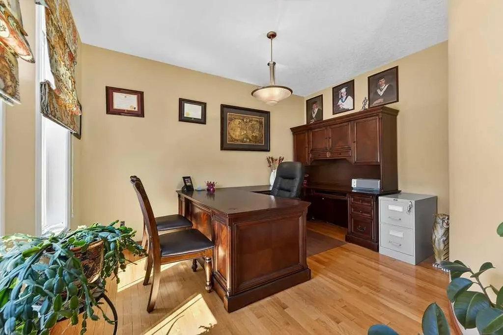 64240 266 Avenue E Rural Foothills County AB T1S 4L9