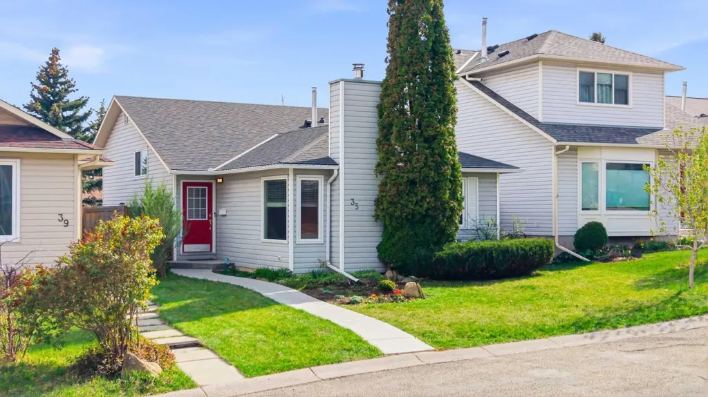 35 Millbank Road SW Calgary AB T2Y 2B6