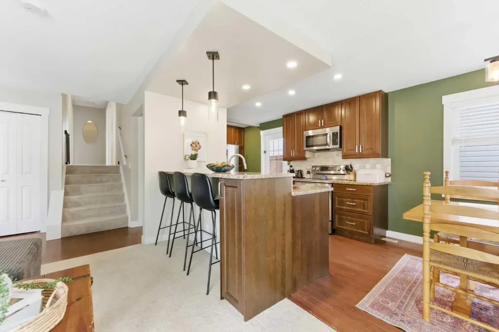 35 Millbank Road SW Calgary AB T2Y 2B6