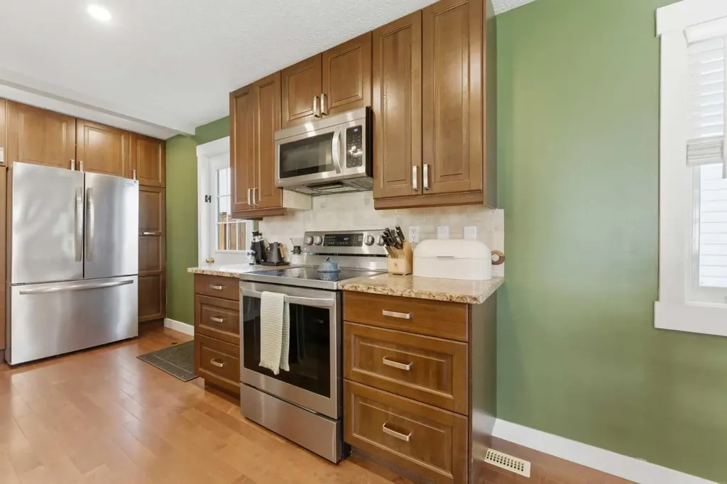 35 Millbank Road SW Calgary AB T2Y 2B6