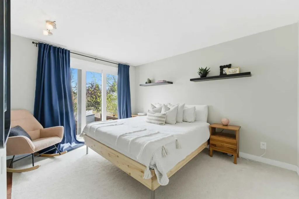 35 Millbank Road SW Calgary AB T2Y 2B6